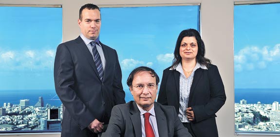 אסתר קורן, דוד חודק, משה גנות / צלם: איל יצהר